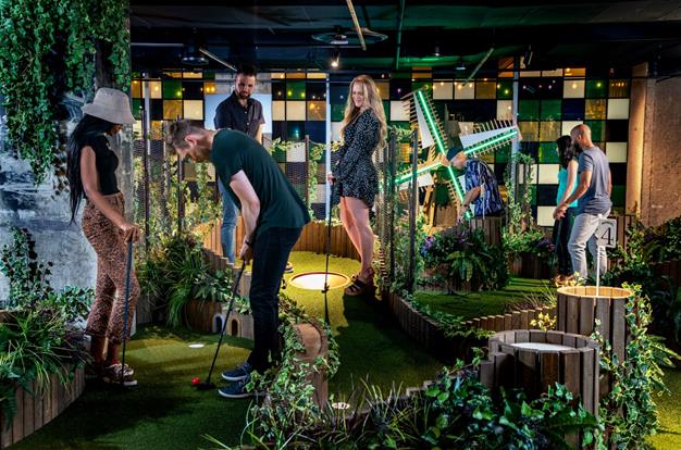 Indoor Mini Golf in Washington DC | Swingers Crazy Golf